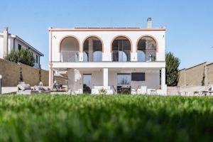Villa with heated pool