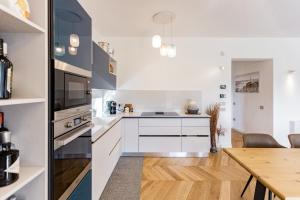 Villa with heated pool img25