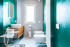 Villa with heated pool img39