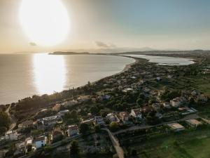 Villa with heated pool img40