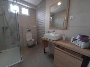 Vacation house with private pool and yard