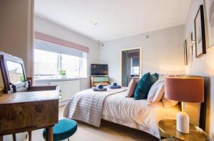 Swift Host - The Folly - 1 Bedroom - Courtyard Garden