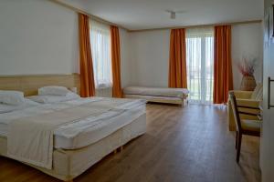 Comfort Triple Room room in Hotel Legend