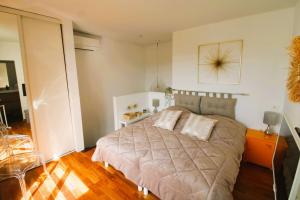 MARCOGNEY - Golfe de St-Tropez - Aux Marines de Cogolin - Appartement climatisé vue sur le port