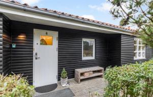 3 Bedroom Beach Front Home In Grenaa