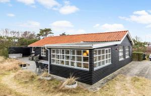 3 Bedroom Beach Front Home In Grenaa