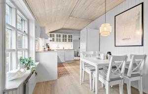 3 Bedroom Beach Front Home In Grenaa