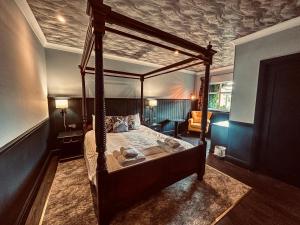Luxury Double Room room in Brackenborough Hotel