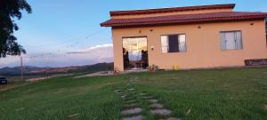 Sítio Âmbar - Piscina, Wi-fi e lago de pesca !