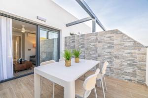 Fabulous beachside penthouse