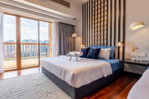 Resort Suites at Pyramid Tower by GL Staycation