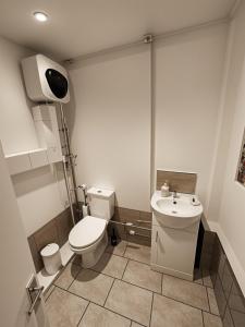 Deluxe Urban Retreat Studio Apartment