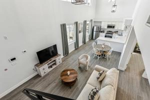 Stay at Luna on 800 Callowhill