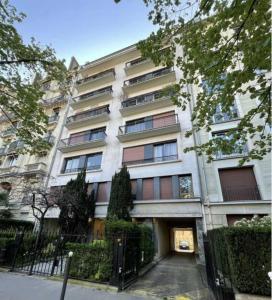 2 pièces proche tour Eiffel, Trocadéro et OCDE