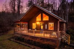 Peaceful Cabin - Hot Tub, Fire Pit & Fireplace - Pinnacle