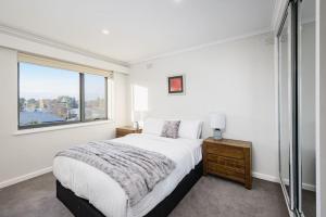 Central to Everything Spacious 1 Bedroom Apartment