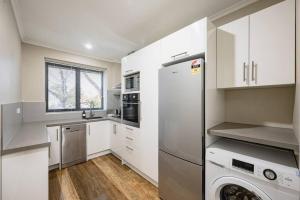 Central to Everything Spacious 1 Bedroom Apartment