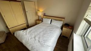 Contractors - NHS Staff - Next to Hospital - 1 Bedroom in 4 Bedroom House SR1