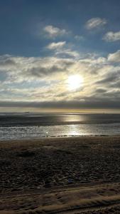 Next To Hospital - Parking - Close to Town Centre - 1 Bedroom in 4 Bedroom House SR2