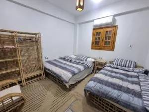 quiet home - El-Manshîya