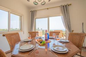 The One Ocean Front - Elegant 3-Bedroom Villa