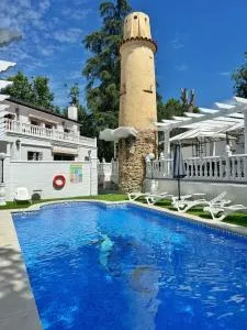 Hostal El Brillante - Alojamientos El Duque - Las Ermitas