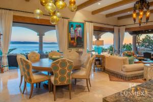 Luxurious Seclusion at Palmilla Fully Staffed - Swimmable Beach