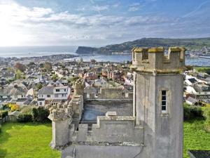 Stunning Castle with outstanding sea and estuary views in South Devon
