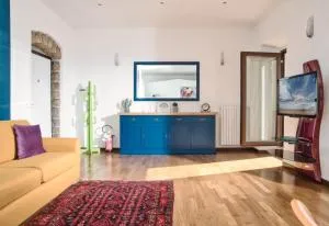 Rainbow House - Luras