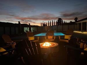 Joshua Tree Poolside Escape!