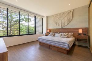 Modern Condo 200m from Beach & 5th Ave