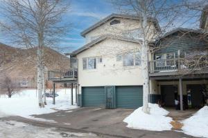 Greenbrier Townhouse #25