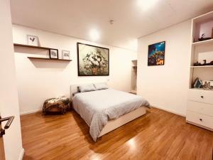 Emoi Mipec Riversides Apt