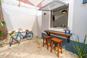 Pretty Downtown House with Private Pool