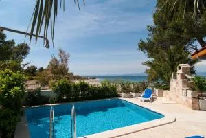 Exclusive Beachfront Villa with Pool for 8 at Island Brač - 米尔希