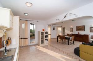 10 Persons Villa With Pool at Island Brac