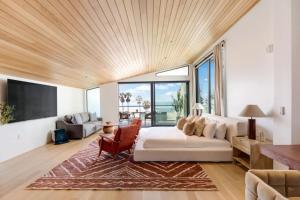 The Santa Monica Sunset - 5k sq ft beachfront luxury