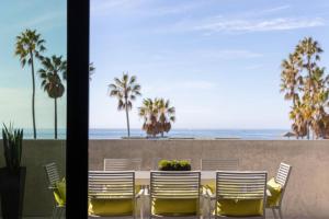 The Santa Monica Sunset - 5k sq ft beachfront luxury