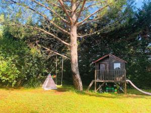Magnifique propriété - piscine et jardin paysagé