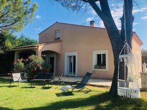 Maisons de vacances Magnifique propriete - piscine et jardin paysage : photos des chambres