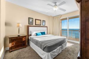 Sunrise Beach 14th-Floor Gulf-Front Condo w Pools, Bunks & Balcony Views