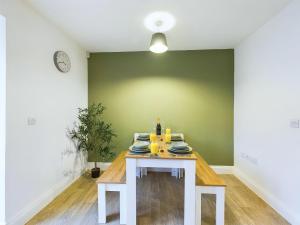 Newquay Fistral Beach House by Signature Stays