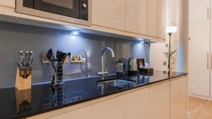 Bank Serviced Apartments by LovelyStay