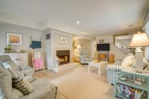 Steps to Beach Townhome with Balcony in Ocean City - 海岛城