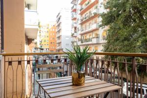 Vatican House Crocifisso 51