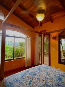 Pequeña Casita entre árboles con excelente vista