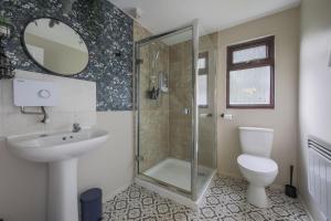 Thorpe Park Lodge Ground Floor Detached with 2 Free Gated Parking Spaces