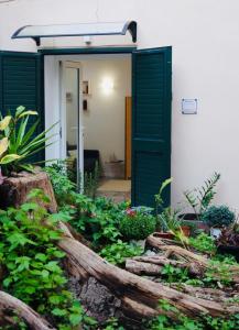 Elvira Studio Flat,Via Dante,near Lolli station