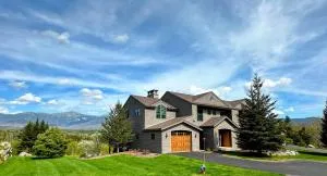 MM5 Luxury Home - Gorham