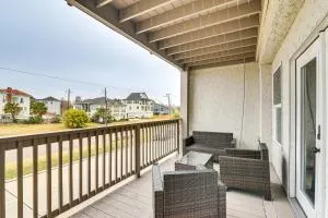 7 Mi to Kemah Boardwalk Waterfront Houston Condo - 阿尔文
